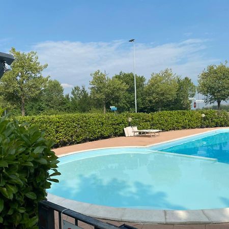 Appartamento Il Faro Con Giardino In Residence Con Piscina Desenzano del Garda Exterior foto