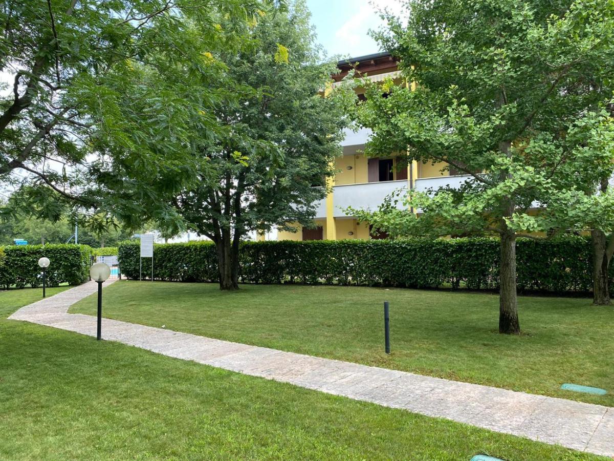 Appartamento Il Faro Con Giardino In Residence Con Piscina Desenzano del Garda Exterior foto